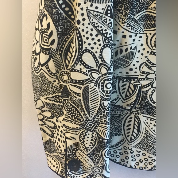 Norton McNaughton-Size 10-Black and White Lined Floral Blazer- - Picture 5 of 16